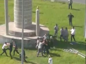 Önce Kaza Yaptılar Sonra Tekme Tokat Kavga Ettiler