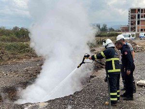 Düzce’de Doğal Gaz Boru Hattındaki Yangın Söndürüldü