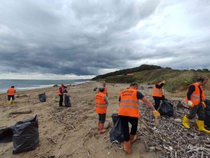 Sinop’ta Plajdan Temizlenen Çöpler Geri Dönüşümde Değerlendirildi