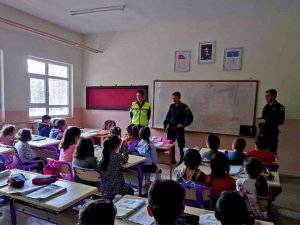 Öğrencilere Trafik Eğitimi Verildi