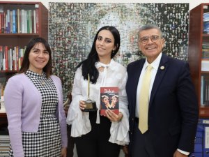 Üniversiteli Genç Yazar ‘Altın Kalem Ödülü’ Sahibi Oldu