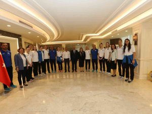 Fatma Şahin’e Merinos Forması
