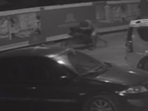 Yüzünü Kapatıp Geldiği Evin Önündeki Motosikleti Çaldı