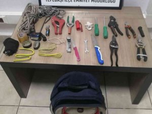 Suçüstü Yakalanan Kablo Hırsızları Tutuklandı