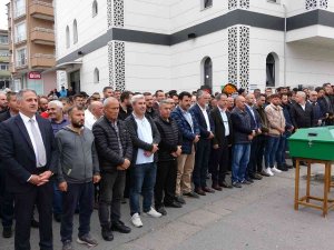 Asansörden Düşerek Ölen Yaşlı Adam Toprağa Verildi
