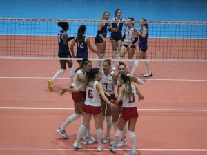 Manisa’da Voleybol Şöleni Başladı