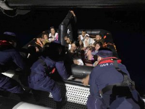 Marmaris’te 13 Düzensiz Göçmen Kurtarıldı