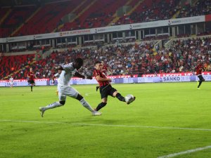 Spor Toto Süper Lig: Gaziantep Fk: 0 - Adana Demirspor: 0 (İ̇lk Yarı)