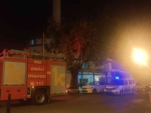 Cemaat Namazdayken Caminin Kubbesinde Yangın Çıktı