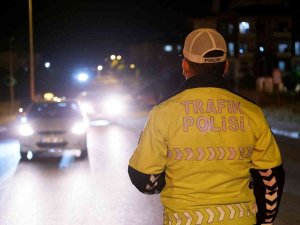 Edirne’de İki Otomobil Çarpıştı: 3 Yaralı