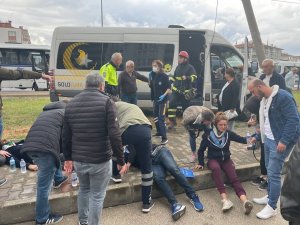 Bursa’da Servis Minibüsünde Can Pazarı...