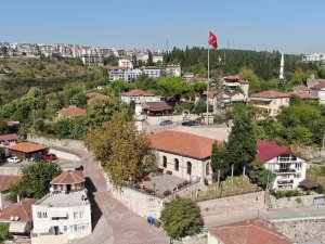 690 Yıldır Ayakta, Kılıçla Hutbe Geleneği Bu Camide Yaşatılıyor