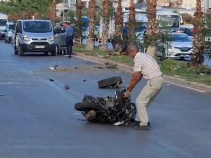 Yol Kenarında Duran Motosiklet Sürücüsünün Acı Sonu