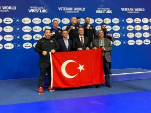 Kocaelili Veteran Güreşçiler Dünyanın Zirvesinde