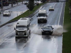 Malatya’da Sağanak Yağış Etkili Oldu