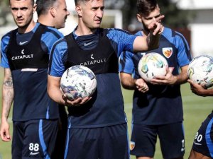 Kayserispor 23 Kişiyle İ̇stanbul’a Gitti
