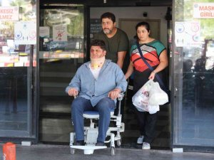 İ̇zmir’de Doktora Sopalı Saldırı