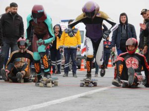 Dünya Kaykay İ̇niş Şampiyonası Ve Hız Kızağı Yarışması Başladı