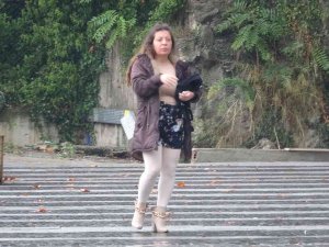 Kandil Gecesi Camide Hakaretler Yağdıran Kadın Adliyede