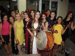 Gelinden Davul Şov