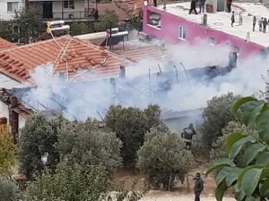 Manisa’da İki Katlı Ahşap Evde Yangın