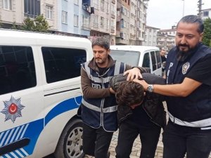 Ayrı Yaşadığı Eşini 6 Yerinden Bıçaklayan Şahıs Tutuklandı