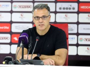 Taşkın Aksoy: “Oyuncularımın İsteklerimi Yansıtması Zaman Alacak”