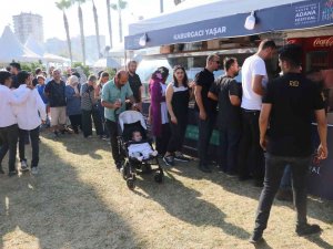 Festivalde Kebap Ve Şırdan Kuyruğu