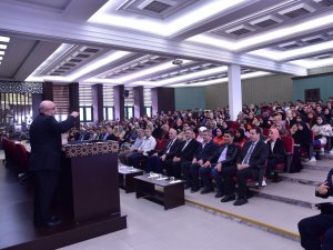 Rektör Ünal: “Öğrencilerimizden Yabancı Dilde Yetkinliğe Ulaşmasını Bekliyoruz”