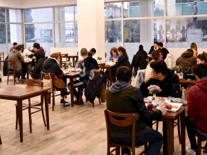 Öğrencilere Yemek Desteği Tepebaşı’nda