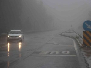 Bolu Dağı’nda Sağanak Ve Yoğun Sis Etkili Oluyor