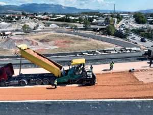 Bursa’da Adliye Kavşağı’nda Hummalı Çalışma