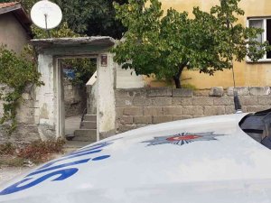 Genç Adam Evinde Ölü Bulundu