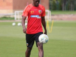 Mame Thiam Sakatlandı