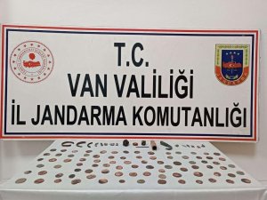 Van’da 85 Adet Sikke Ve 22 Adet Obje Ele Geçirildi
