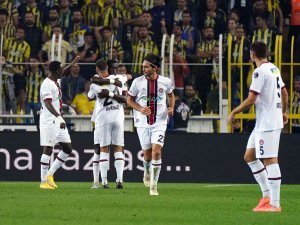 Spor Toto Süper Lig: Fenerbahçe: 2 - Fatih Karagümrük: 2 (İ̇lk Yarı)
