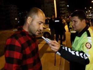 Alkollü Araç Kullanırken Yakalandı, “Amacımız Ehliyetli Araç Kullanmak Değil” Dedi