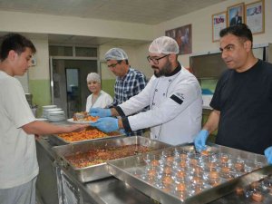 Stajdan Dönen Turizm Ve Ticaret Öğrencilerine İ̇talyan Mutfağı Sürprizi