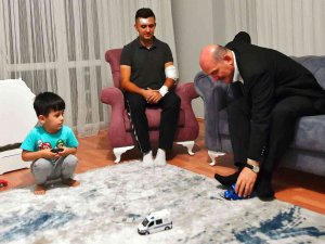 Bakan Soylu, Diyarbakır’da Kaza Geçiren Polislere Ziyarette Bulundu