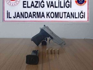 Elazığ’da Ruhsatsız Tabanca Ele Geçirildi