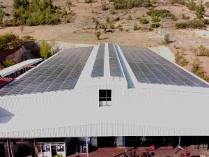 Torosların Lezzetli Kirazı Elektriği Güneş Enerjisiyle Üretilen Soğuk Hava Deposunda Korunuyor