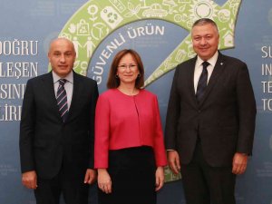 Uluslararası Tekstil Sempozyumu’nda Sürdürülebilir Üretim Masaya Yatırıldı