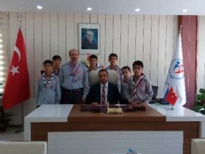 Bozüyüklü İzciler Gençlik Ve Spor İl Müdürü Yıldız’ı Ziyaret Ettiler