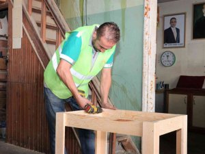 Toroslarda Kent Mobilyaları Belediye Atölyesinden