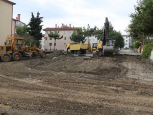 Asfaltlama Çalışmaları Emek Mahallesi’nde Sürüyor