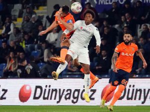 Spor Toto Süper Lig: Başakşehir: 0 - Sivasspor: 1 (İ̇lk Yarı)