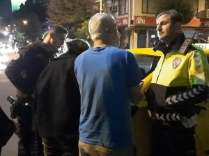 Turistten Fazla Ücret İstediği İddia Edilen Taksiciyi Bekçiler Yakaladı
