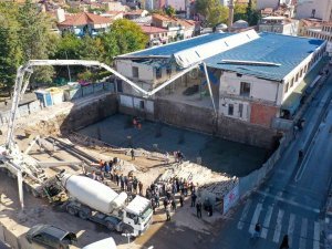 Uşak Belediyesi’nin Eski Hizmet Binası Yeni Yüzüne Kavuşuyor