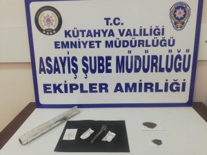 Kütahya’da İnşaat Halindeki Binada 3 Şüpheli Uyuşturucuyla Yakalandı