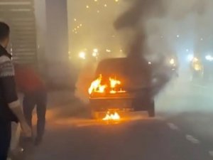Seyir Halindeyken Yanan Otomobil Kullanılamaz Hale Geldi